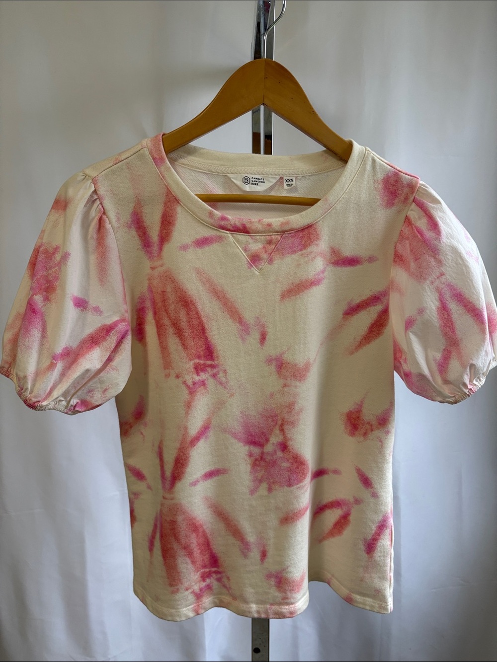 Candace Cameron Bure Pink & White Puff Sleeve Tie-Dye Crewneck